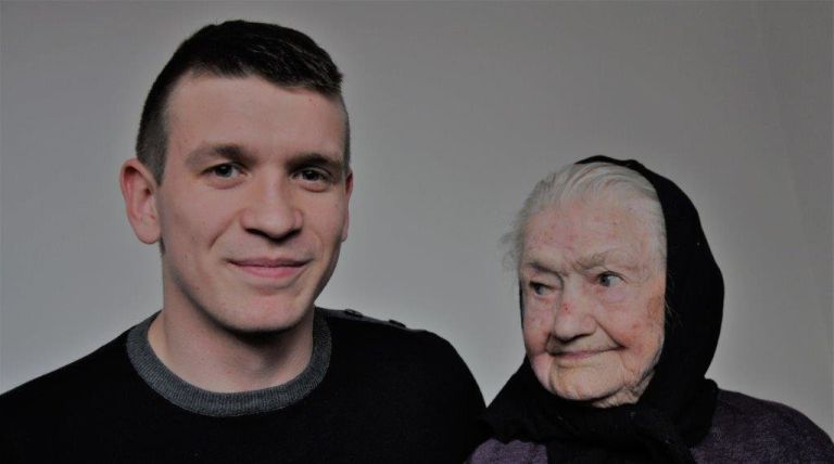 ana_in_pravnuk_simon_lani.jpg