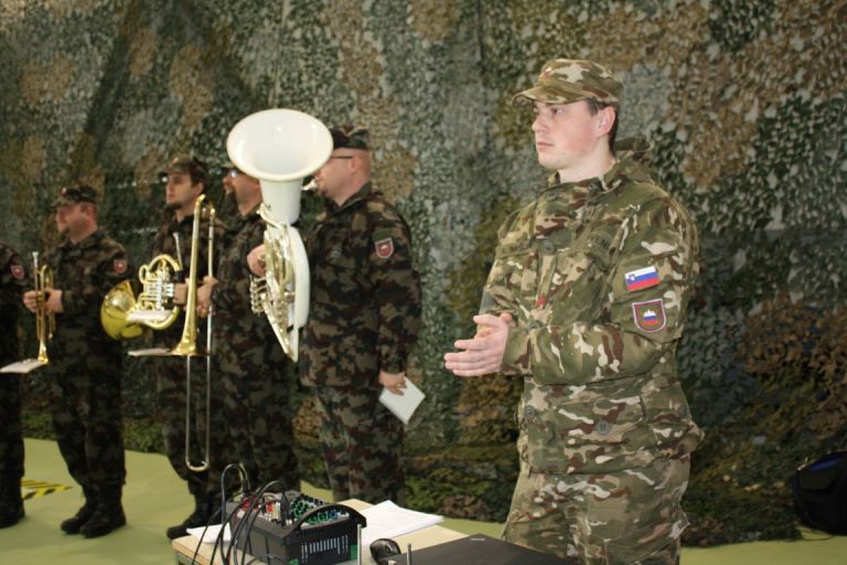 naslovn2355_000.jpg