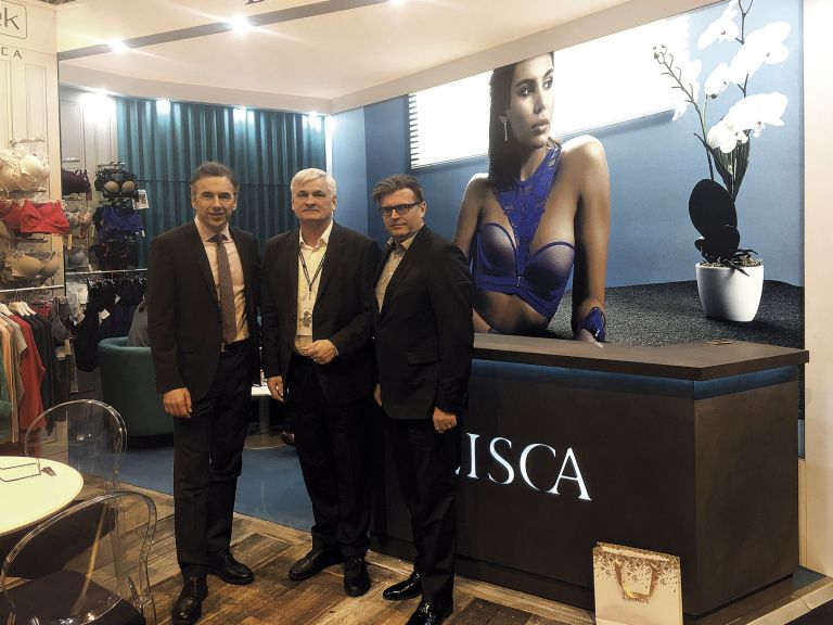 goran_kodelja__lisca__on_left___dare_ju__na__on_right__with_business_partner_from_russia.jpg