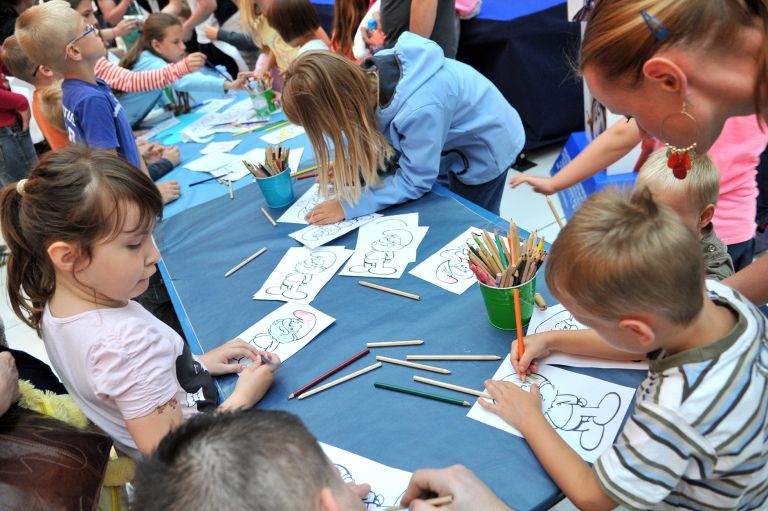 Otroci bodo lahko barvali smrkastične pobarvanke..JPG