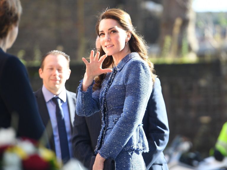 kate middleton modra.jpg