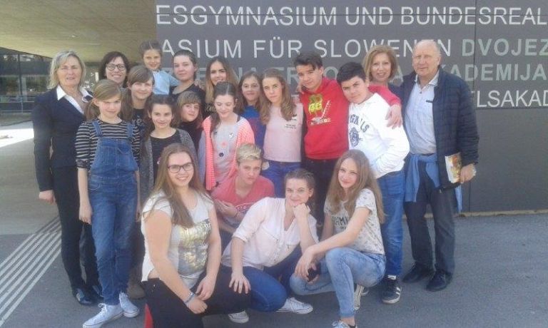 _zpred_gimnazijo_v_celovcu.jpg