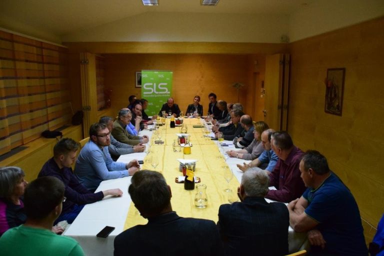 _srecanje_kocevje_2017_vir_sls.jpg
