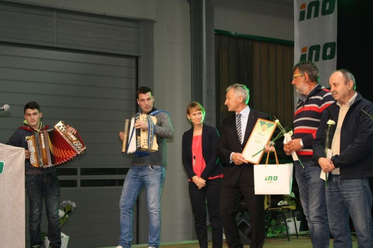 nalsovnwq_000.jpg