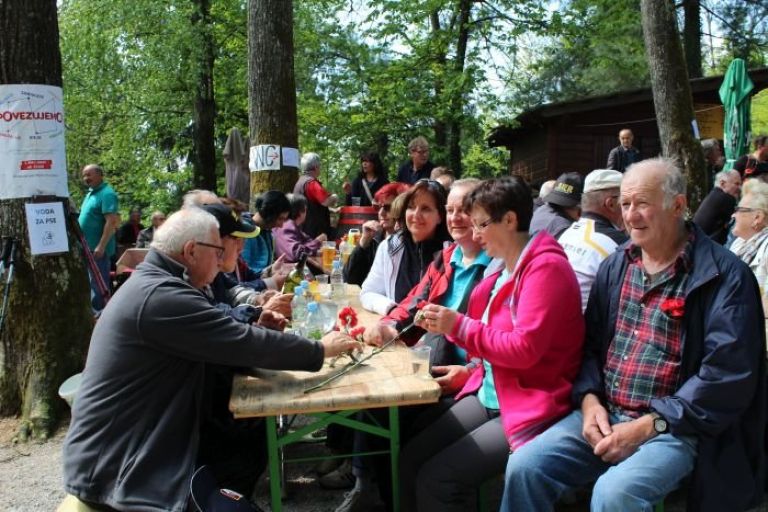 prvomajsko_srecanje_na_debencu_002.jpg