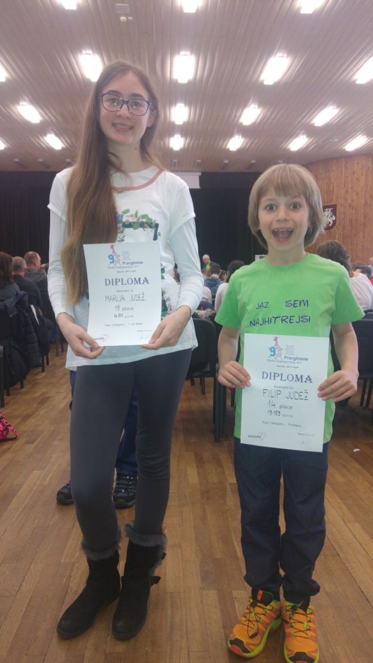 filip_in_marija_diplome.jpg