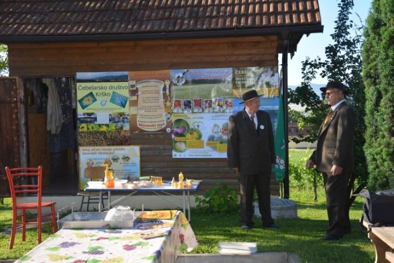 cebelarji01.jpg