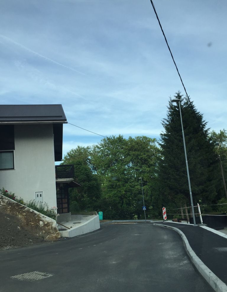 Hrastnik Veličkova