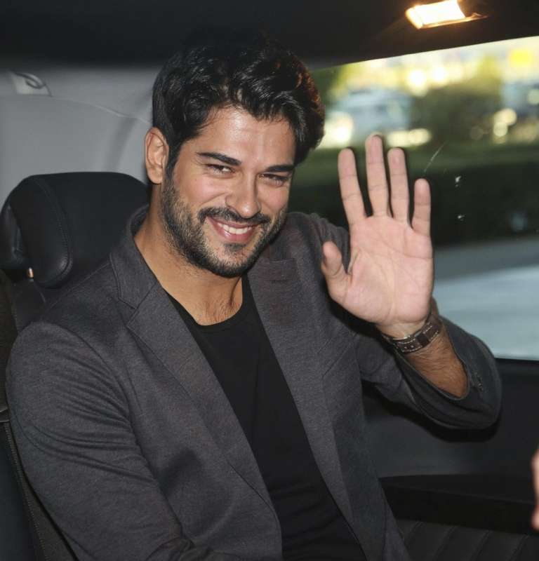 Burak Özçivit.jpg