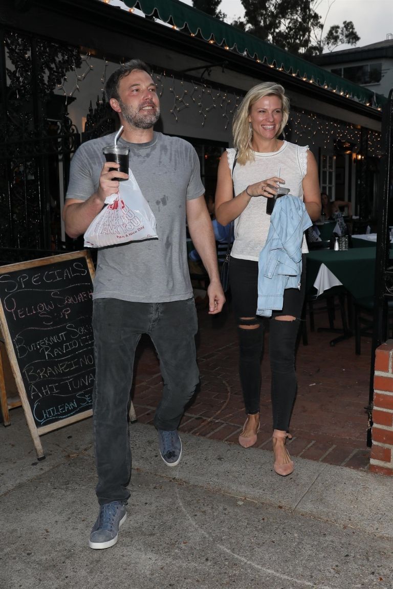ben affleck in lindsay (2).jpg