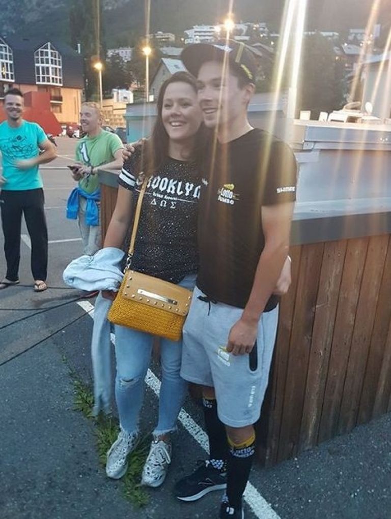 lora klinc primož roglič facebook.jpg