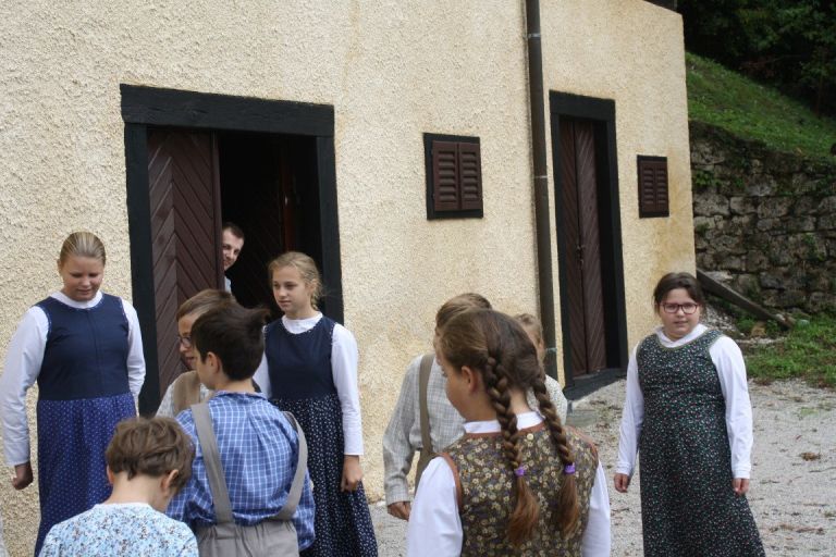 naslovns_000.jpg