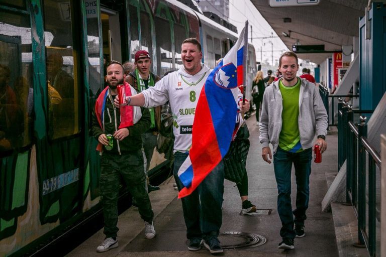 zen17_7094_ljubljana_navijaci_mk_x.jpg