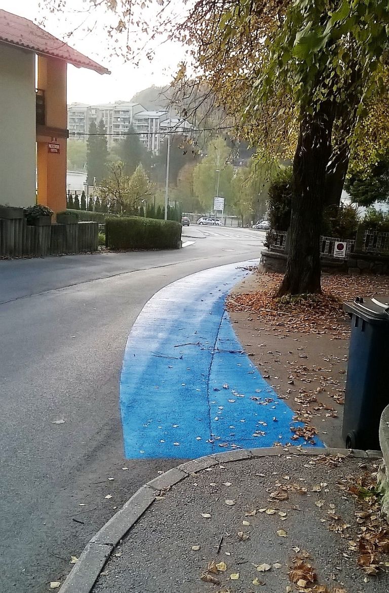 Trbovlje Majcenova koridor pešci.jpg