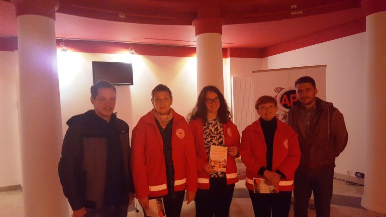 ekipa_rk_z_reziserjem_in_mitjo_v_apt__nov_2017__foto_ozrk.jpg