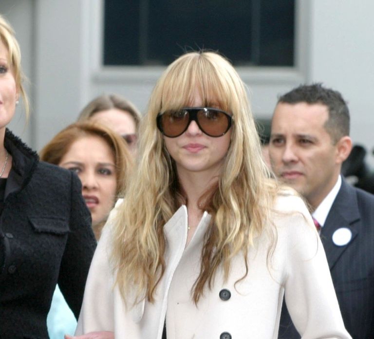 dakota johnson.jpg