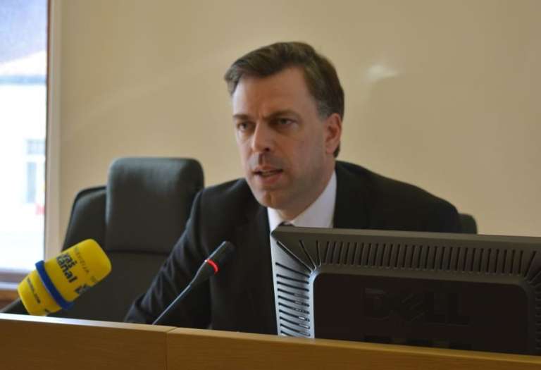 gregormacedoni_tiskovka.jpg