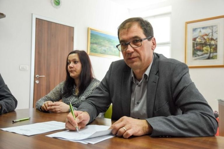 s_strnad.jpg