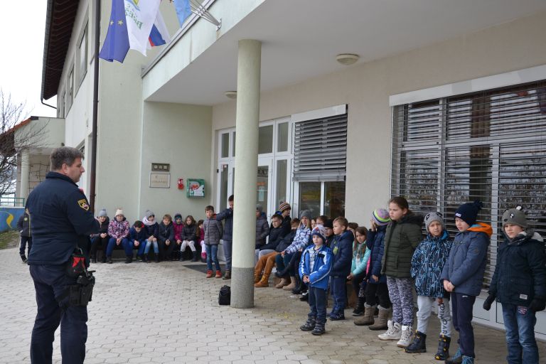 _zpolicist__1_.jpg