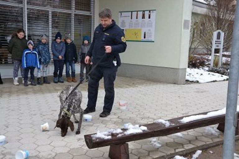 _zpolicist__4__0001.jpg