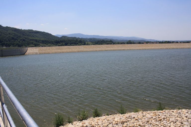 jezero_he_brezice.jpg