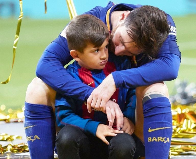 messi z družino2.jpg
