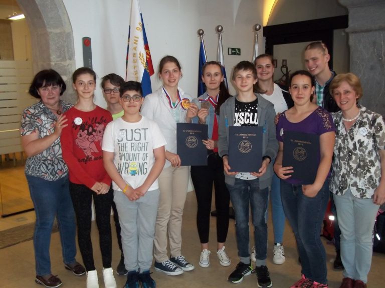 ucenci_os_stari_trg.jpg