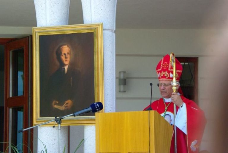 s_grozde_in_skof.jpg