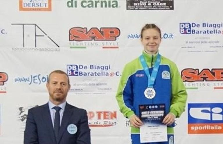 _zzzzmlada_mia_jarc_v_svetovnem_vrhu91.jpg