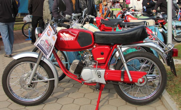 tomos.jpg