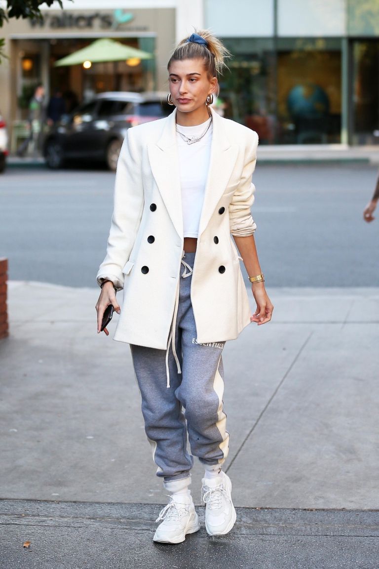 Hailey Baldwin.jpg