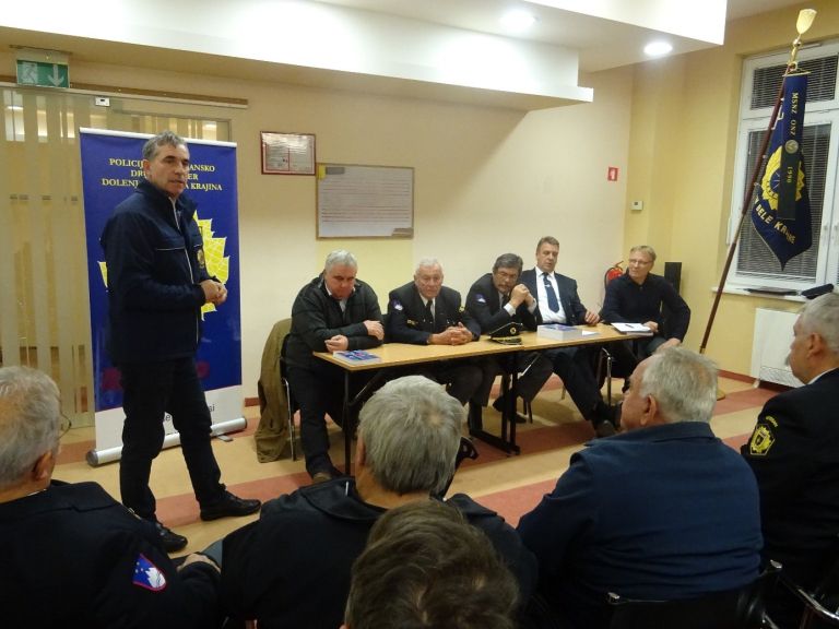 _policija__1_.jpg