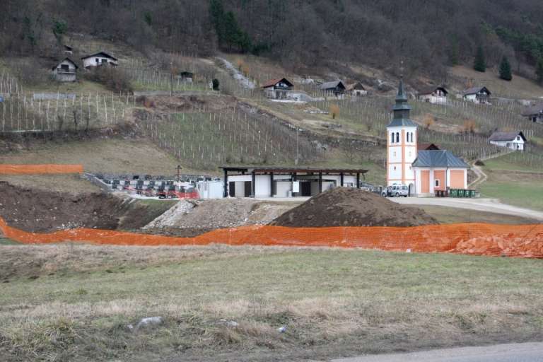 pokopalisce_dvor_koti.jpg