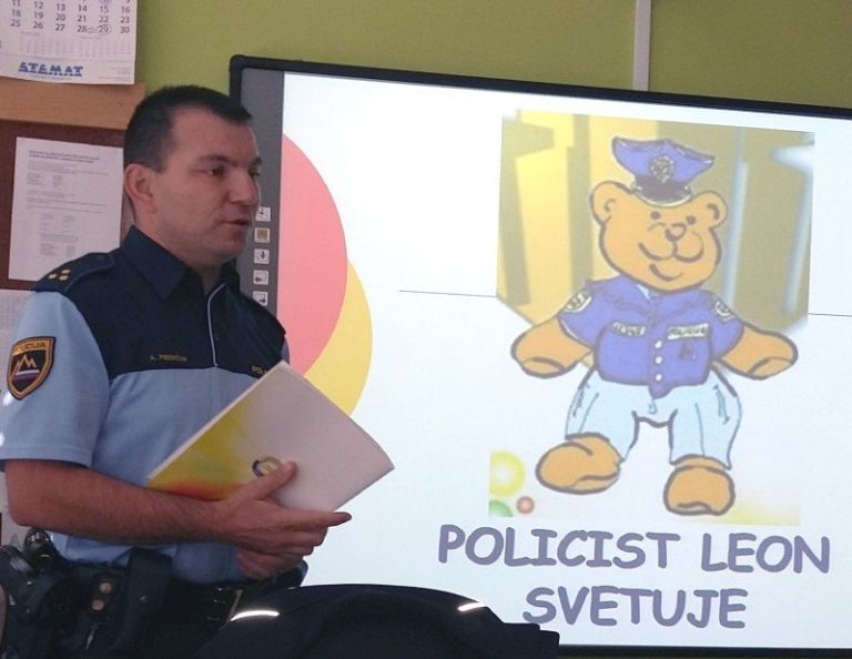 policisti_na_obisku___01.jpg