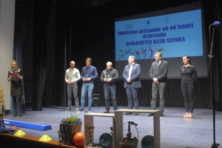 naslovnica_rokometni_klub.jpg
