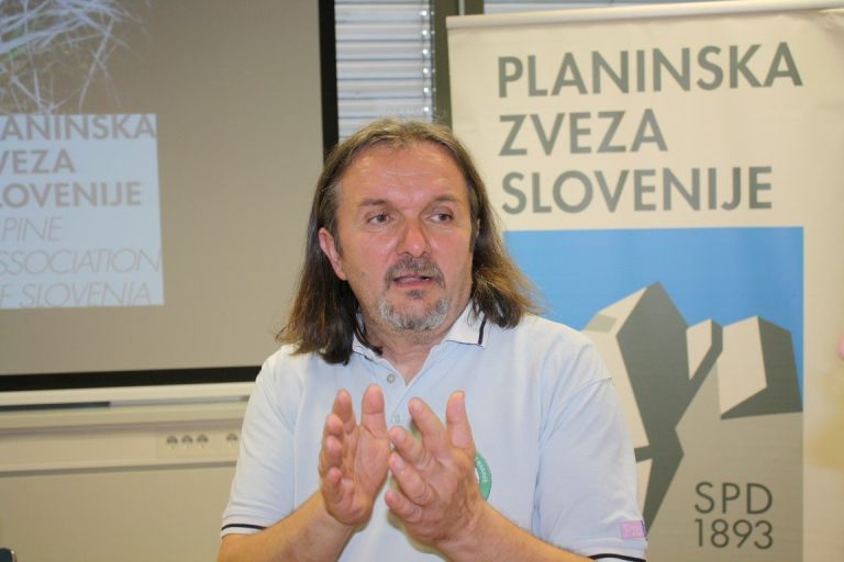 naslovcxn_000.jpg