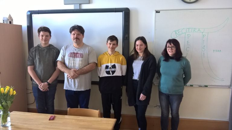 zmagovalci_natecaja_za_pi_ezijo_in_komisija.jpg