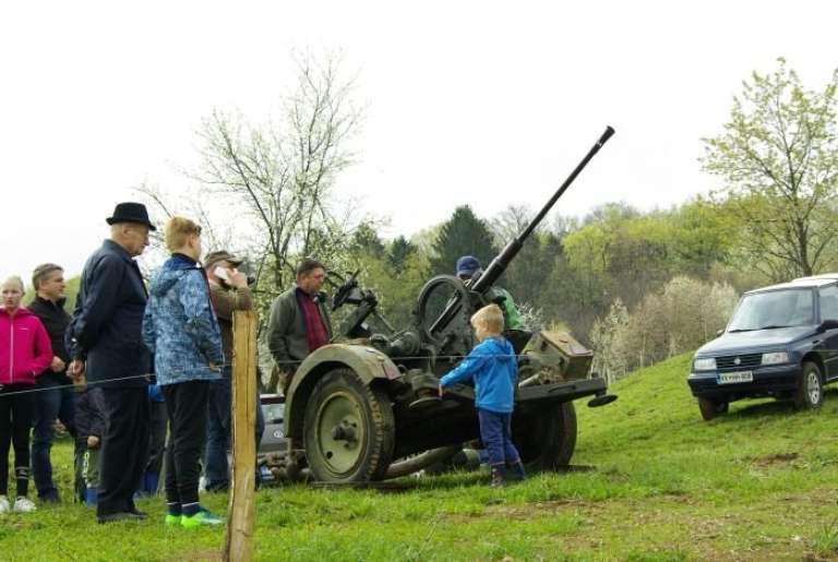 bombnik_001.jpg