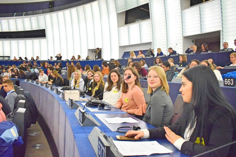 _zzzzzzzparlament__2_.jpg