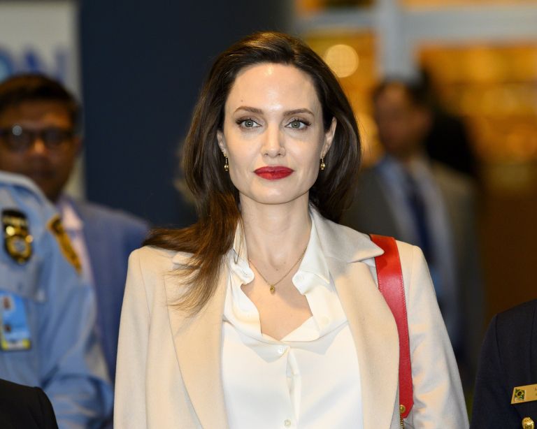 koledar 12-angelina jolie.jpg