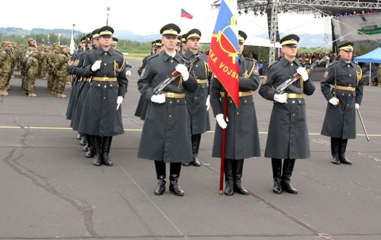 naslovcnx_000.jpg