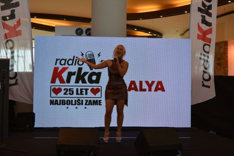 radio_036.jpg
