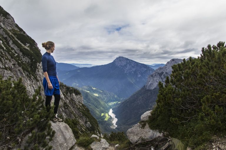 trekking-1703345_1920.jpg