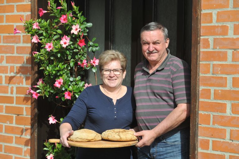 apače, jožica-in-alojz-semler, peka-kruha, pecivo