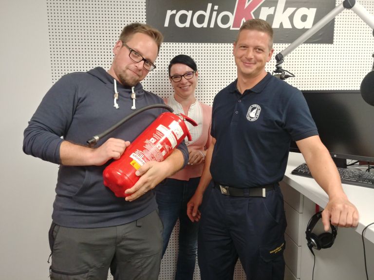 _zzzzzradio.jpg