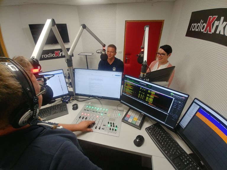 _zzzzzradio__1_.jpg