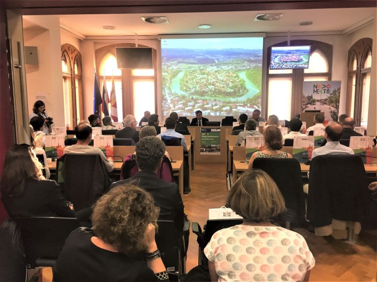 _zzzzzzkonferenca_astus__1_.jpg