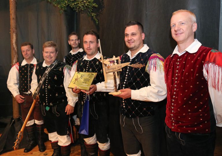 _zzzzzzzzansambel_jarica.jpg
