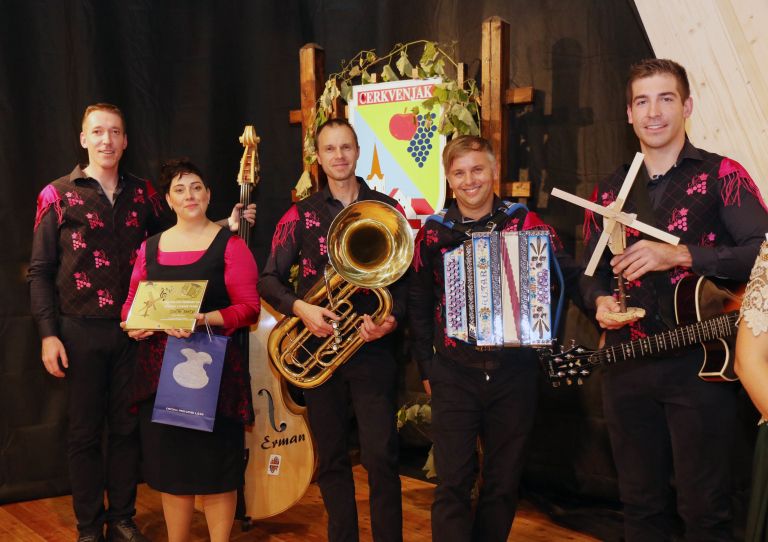 _zzzzzzzzansambel_spadni_fantje.jpg