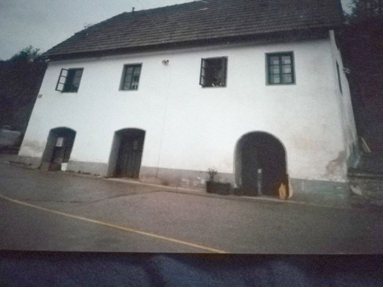 zaradi_dejanj_nekdanjega_.jpg